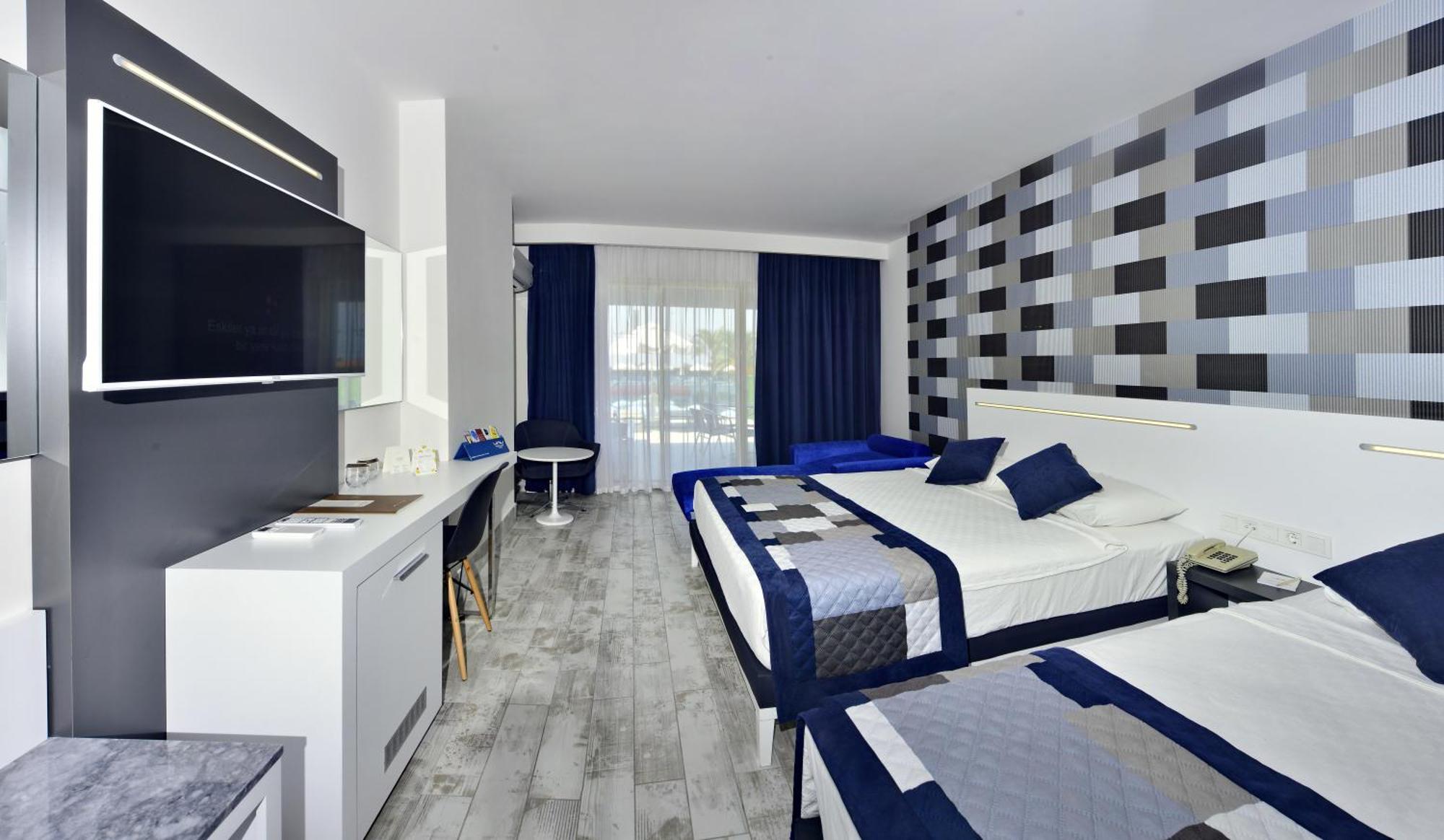 Superior Twin Room with Sea View